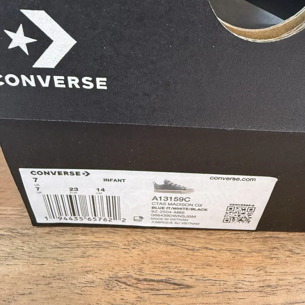 New NIB Little Kids Converse Chuck Taylor All Star Madison OX Sparkle Sneaker 7C